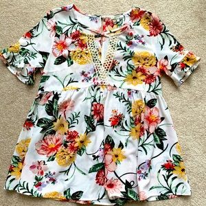 Boutique Top worn once! NEW MINT condition.